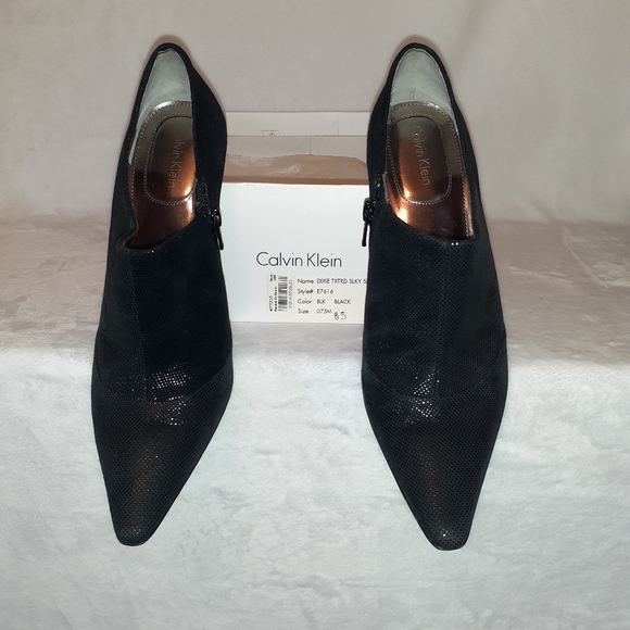 Calvin Klein booties. Size 7.5 - Picture 8 of 10